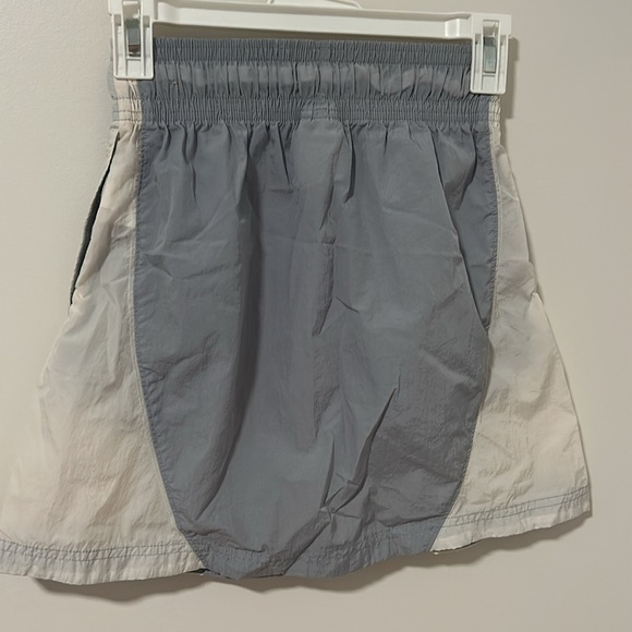 Nike Athletic Blue Gray Skirt With Pockets Lightweight Size XS - Picture 3 of 3